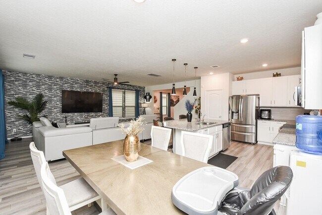 Building Photo - 17250 Texas Willow Dr