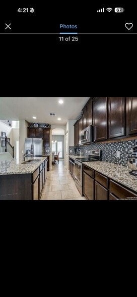 Building Photo - 220 Dove Hill