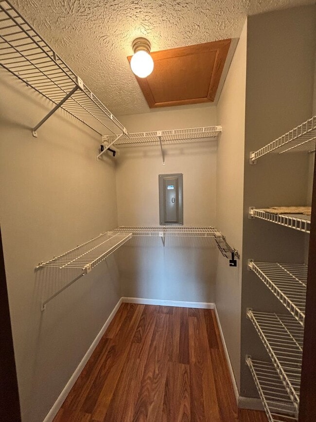 Building Photo - Beautiful 2 Bedroom 2 Bathroom apartment i...