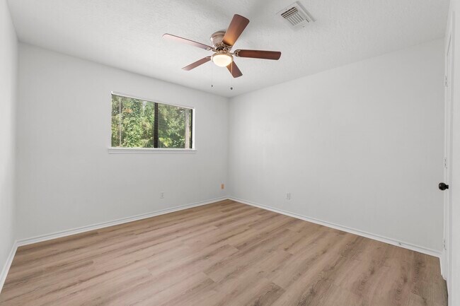 Building Photo - 14 Cascade Springs Pl