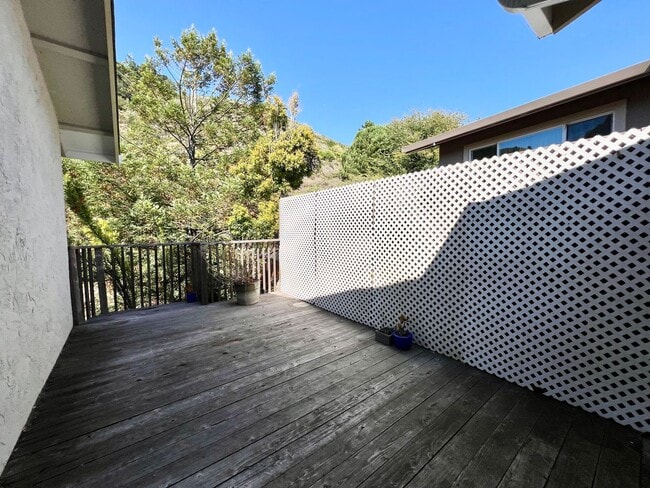 Building Photo - Spacious 4-Bed, 3-Bath Single-Family Home ...