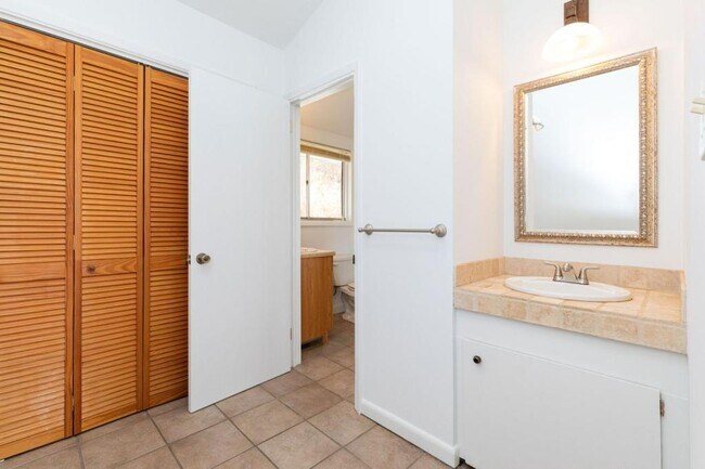 Building Photo - 200 Bent Tree Rd