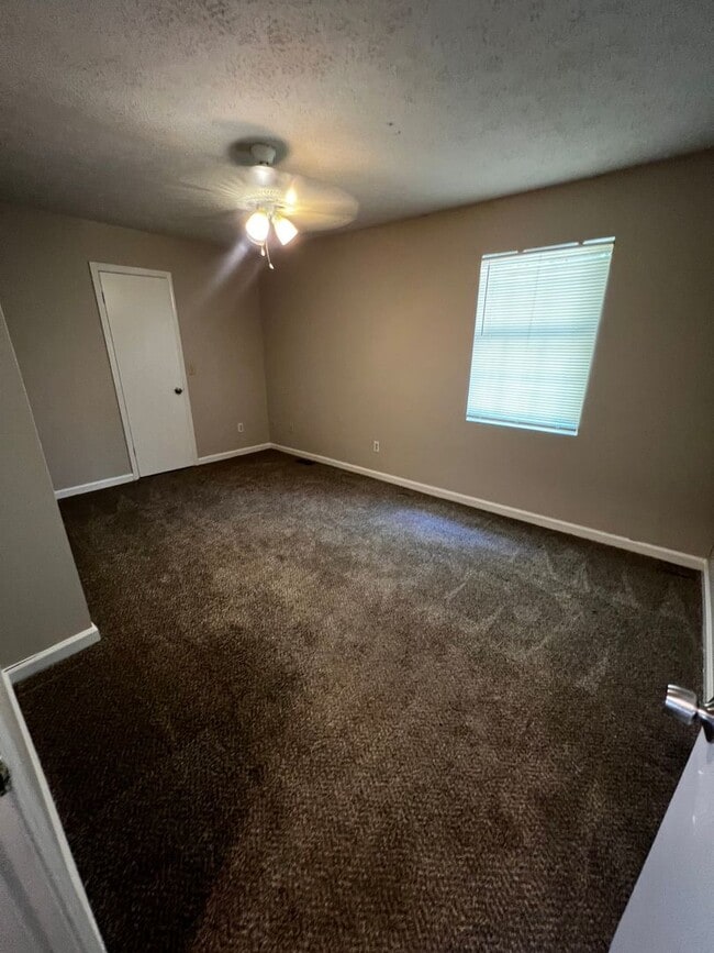 Building Photo - 2708 Greystone Ct