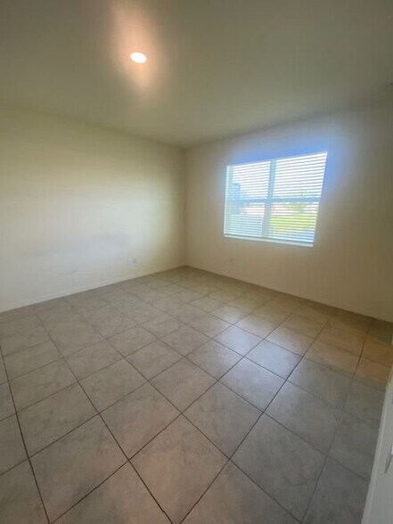 Building Photo - 5818 143rd Ct E