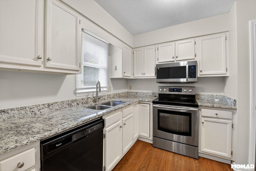 Building Photo - 4131 Kaplan Dr