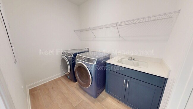 Building Photo - 156 Latham Dr