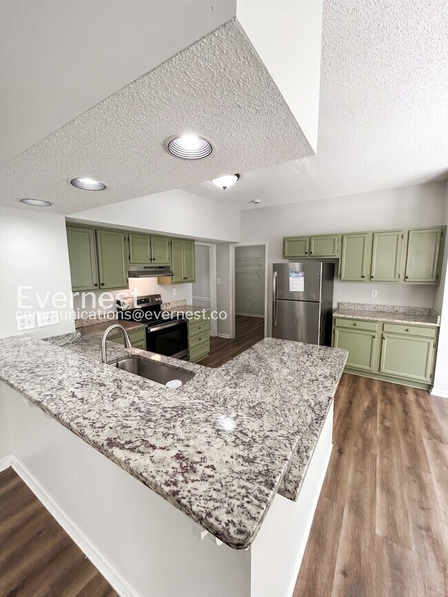 Building Photo - 9601 Marshbrooke Rd