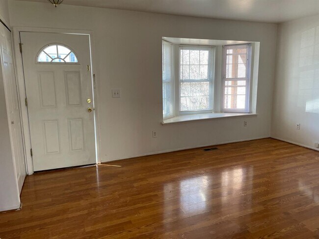 Building Photo - 3188 Bolgos Cir