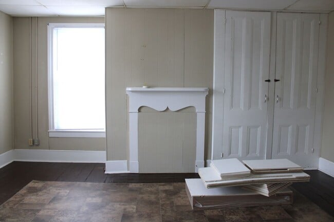 Building Photo - 975 Church St