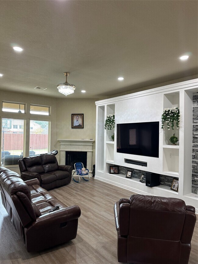 Building Photo - 18726 Bene Vista Dr