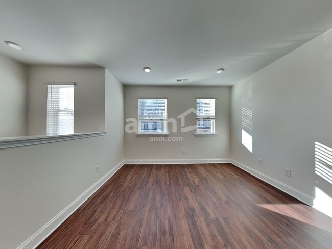 Building Photo - 623 Rivermist Dr