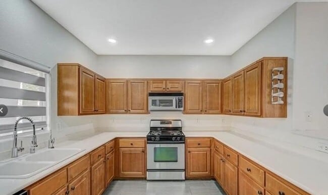 Building Photo - DO NOT MISS THIS CHARMING HOME! GORGEOUS 3 BEDROOM, 2 1/2 BATH!!