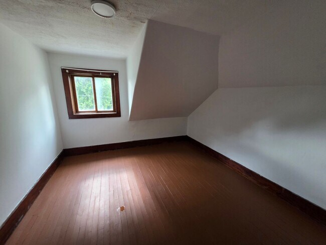 Building Photo - 4 Bed 2 Bath Single Family Home in Wisconsin Rapids
