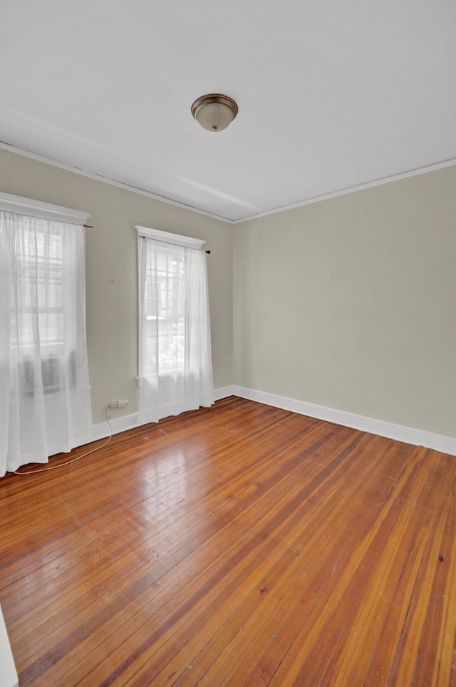 Building Photo - 826 Hamlin St