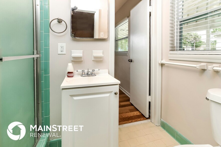 Building Photo - 5913 Wolf Rd