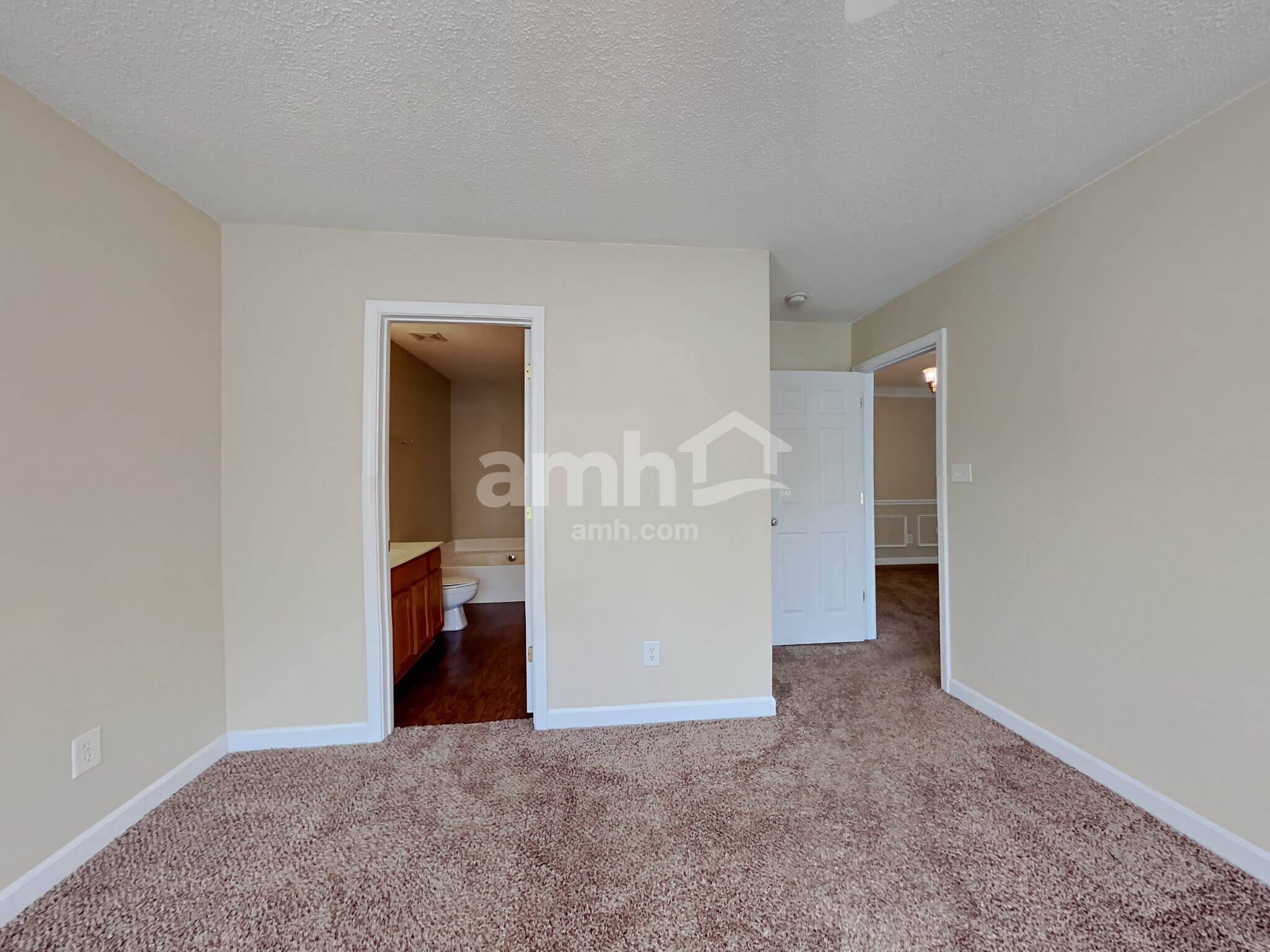 Building Photo - 2208 Thorn Crest Dr