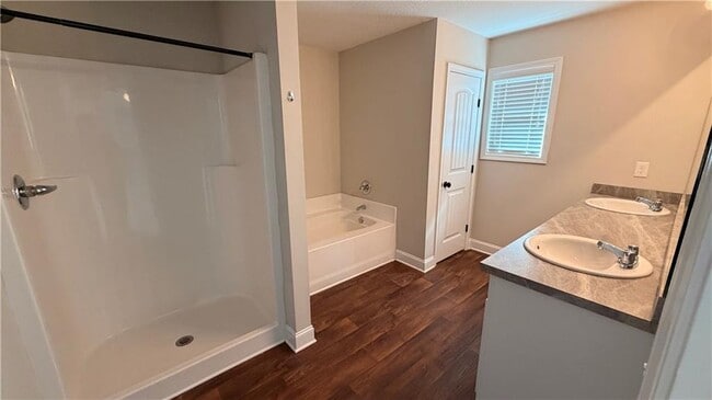 Building Photo - 707 River Mist Cir