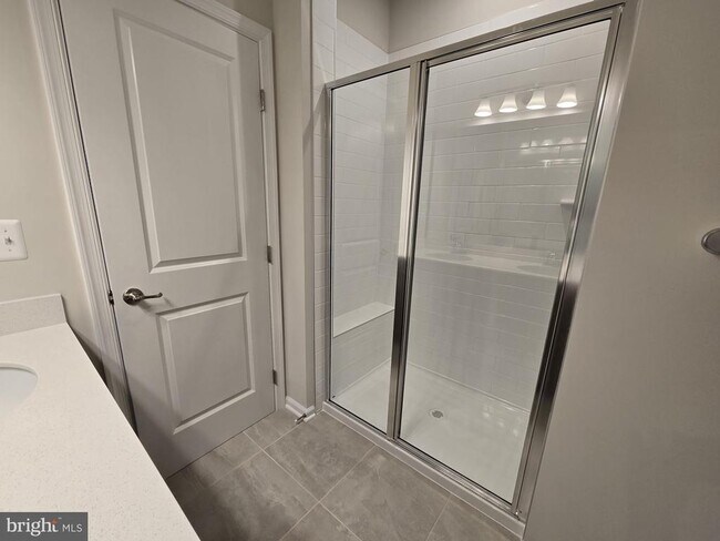 Building Photo - 4928 Dunhaven Dr