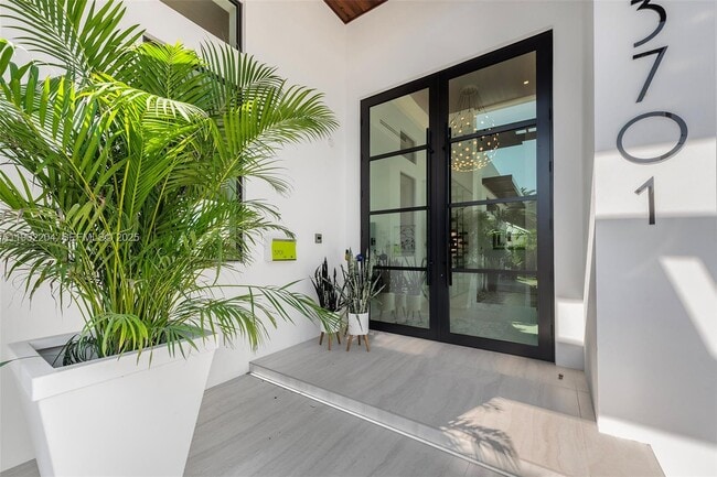 Building Photo - 3701 NE 26th Ave