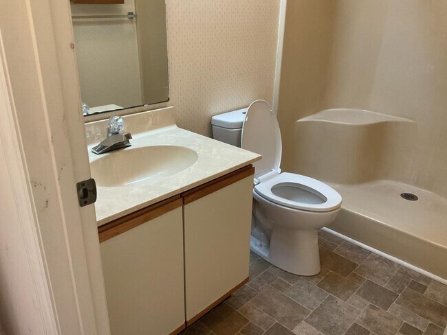 Building Photo - 604 Gleneagles Dr