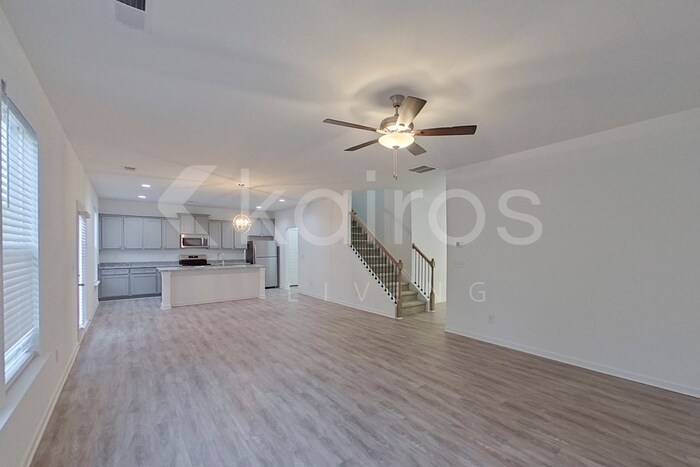 Building Photo - 118 English Oak Ln