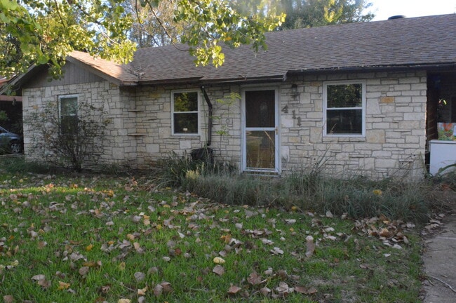 Primary Photo - 411 Magnolia St