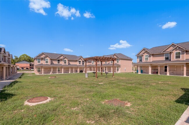 Building Photo - 2002 20th St