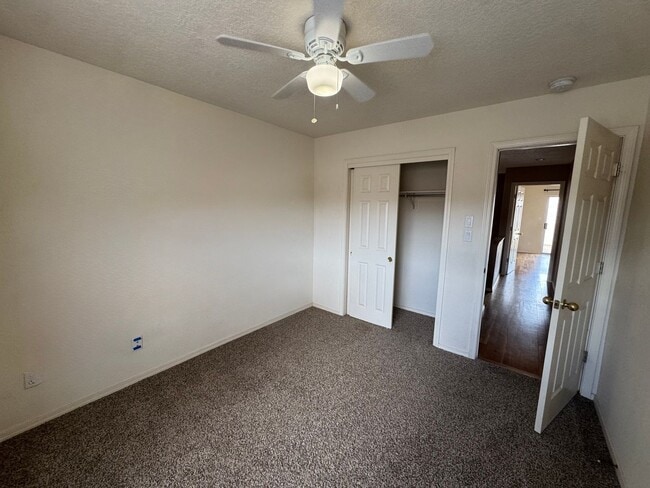 Building Photo - Foothills 2-Story in Vista Del Mundo!