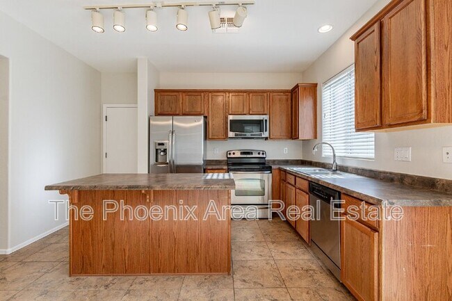 Building Photo - 2189 S Sanders Dr