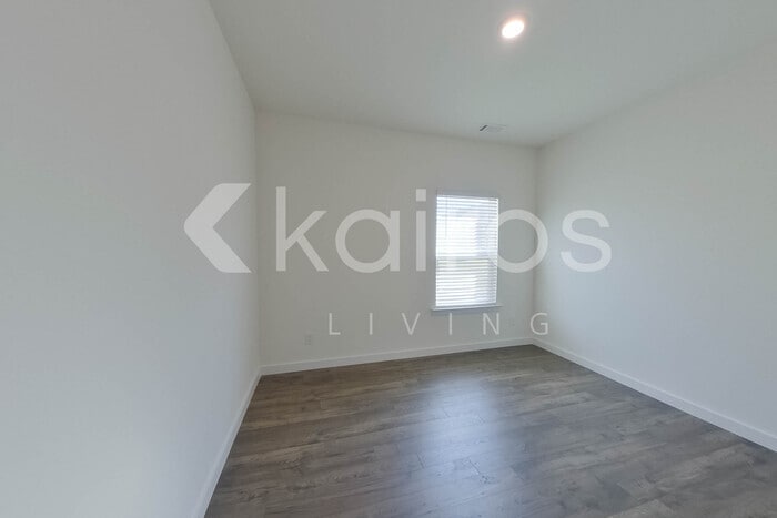 Building Photo - 4274 Scenic Dr SE