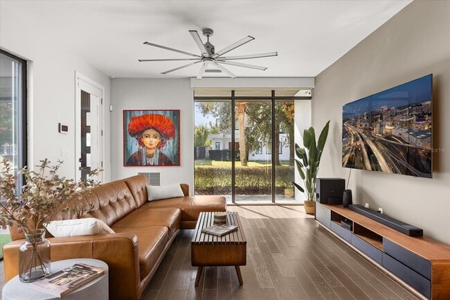 Building Photo - 1049 N Kentucky Ave