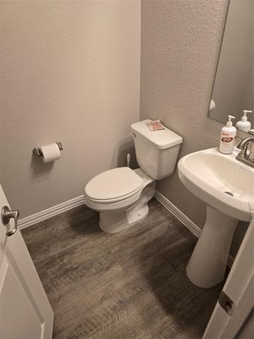 Building Photo - 2928 Bluets Dr