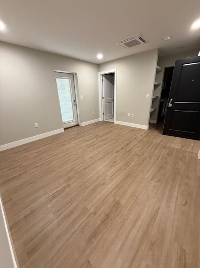 Building Photo - 1910 Springfield Rd