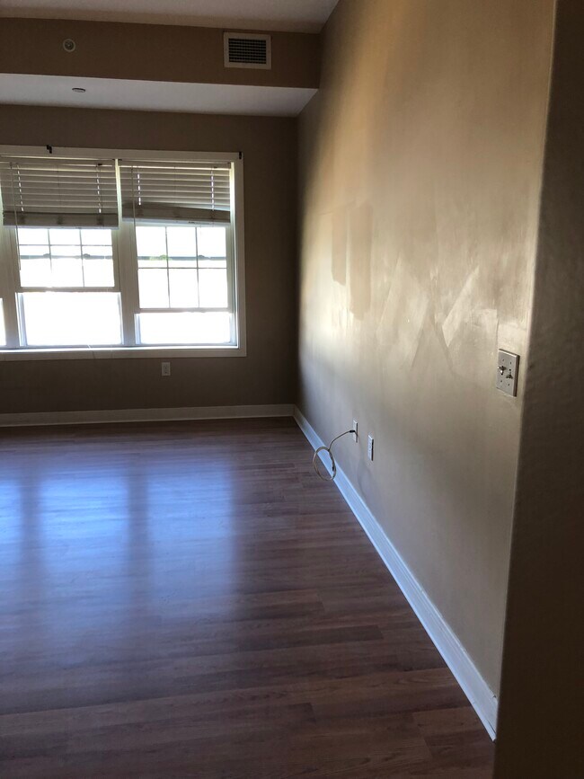 Building Photo - 8 Walnut St