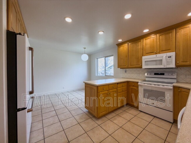 Building Photo - 345 S 850 E