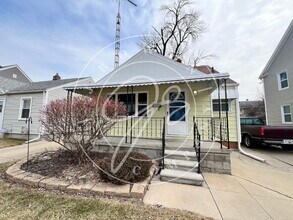 Building Photo - West Toledo 3-Bedroom Gem on Kingsbury Ave...