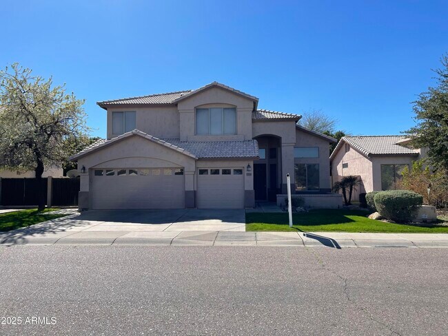 Primary Photo - 341 W Helena Dr