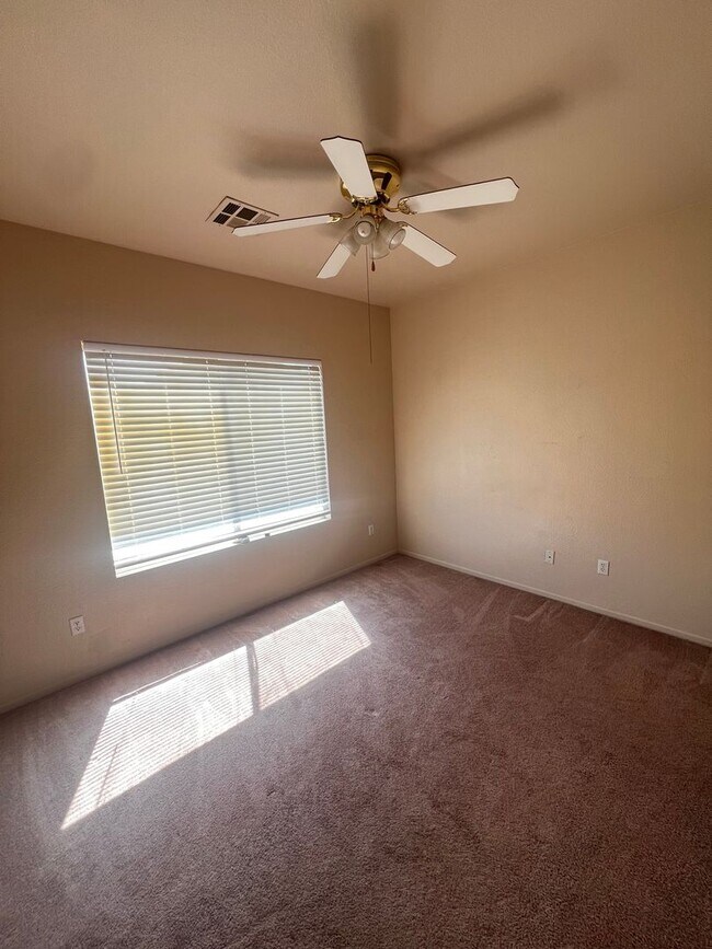 Building Photo - Beautiful Townhome in Gated Black Mountain Vistas (Henderson)