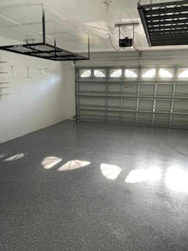 Building Photo - Carrollwood area , Andover Community , 3 Bedroom 2 Bath with beautiful Outdoor Living space. For ...