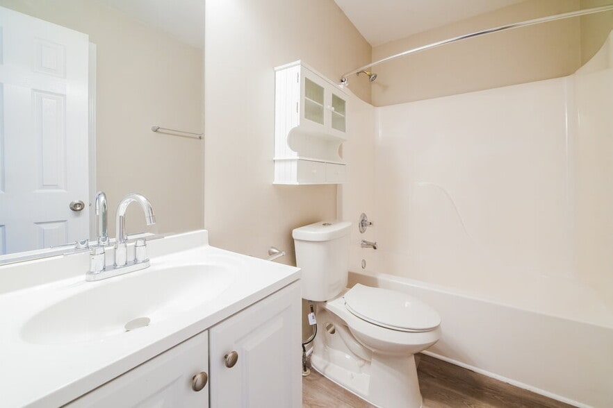 Building Photo - 343 Laurel Glen Crossing