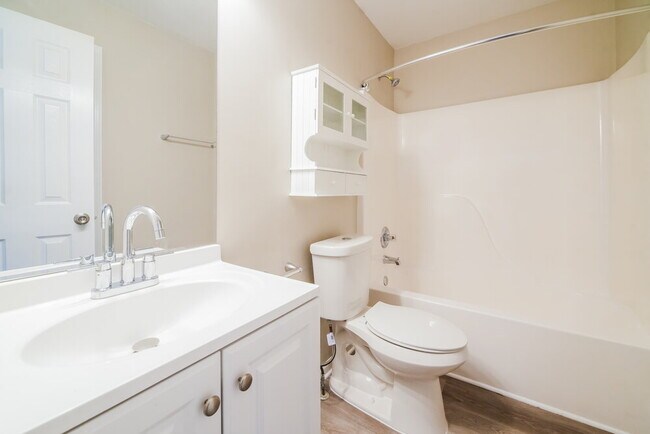 Building Photo - 343 Laurel Glen Crossing