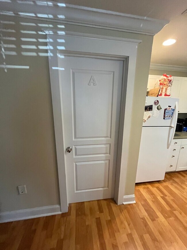 Building Photo - 14-1423 Jameson