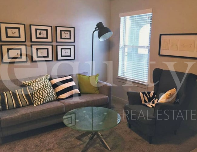 Building Photo - 1055 W 1033 N St