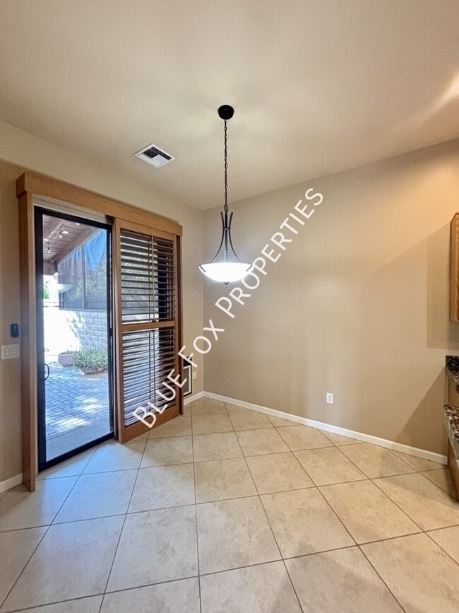 Building Photo - 4688 N Belgravia Rd