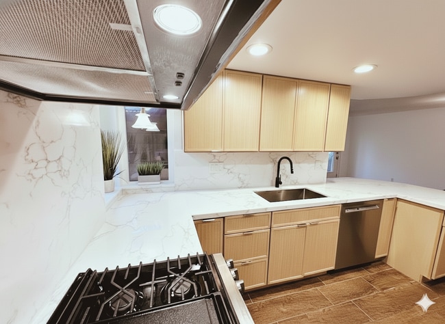 brand new kitchen - 4010 Layang Layang Cir