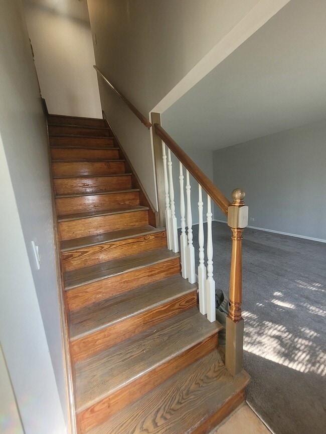 Building Photo - 2 Tower Ct