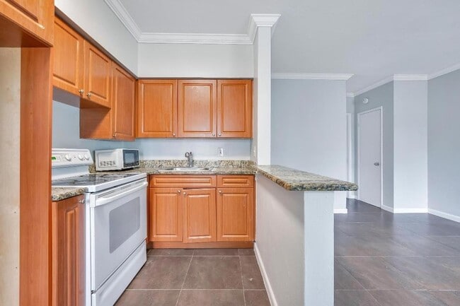 Building Photo - 521 NE 82nd Terrace