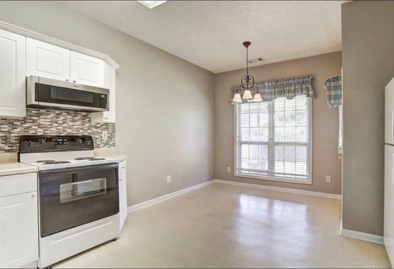 Building Photo - 6916 Sandfield Dr