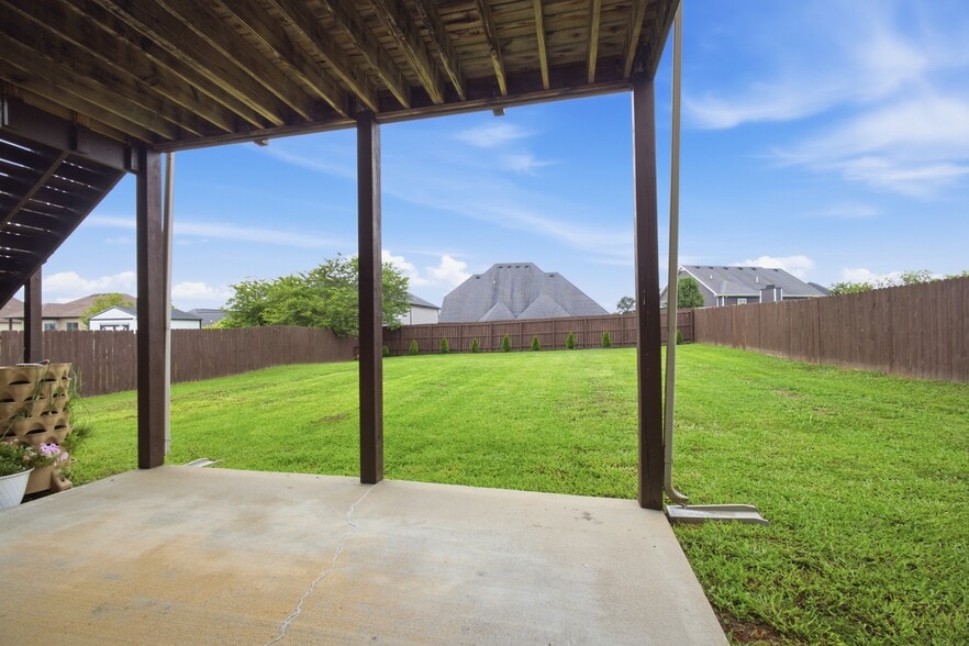 Building Photo - 1060 Henry Place Blvd