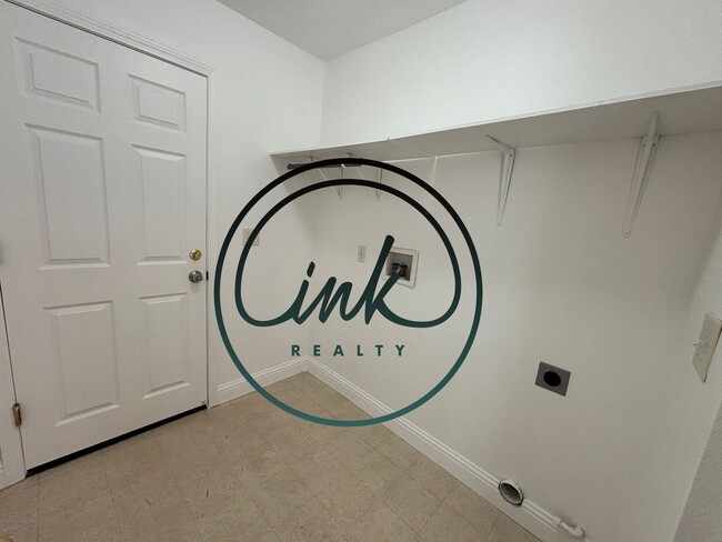 Building Photo - Beautiful home in Carson Valley